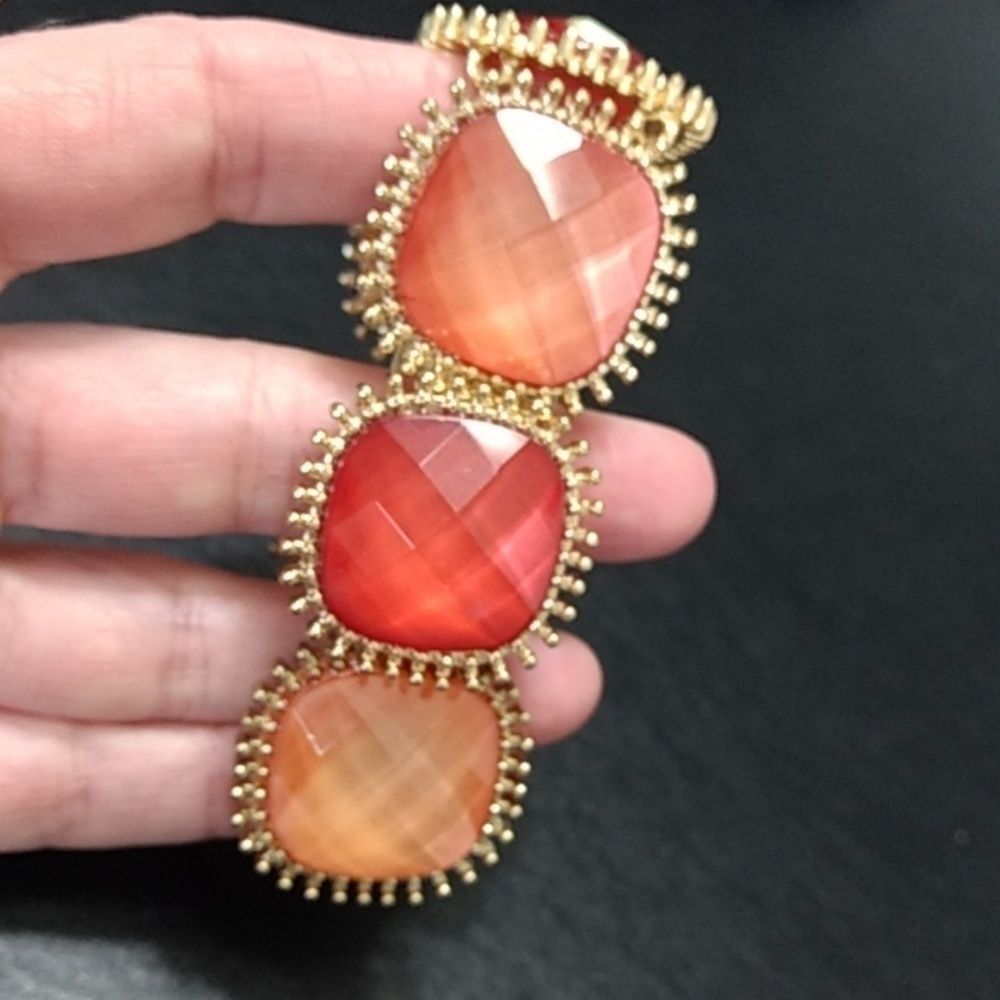 *Sale* Orangy-peach stretch bracelet 7.25"
